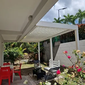  Appartement F2 Rez De Jardin Carbet Martinique